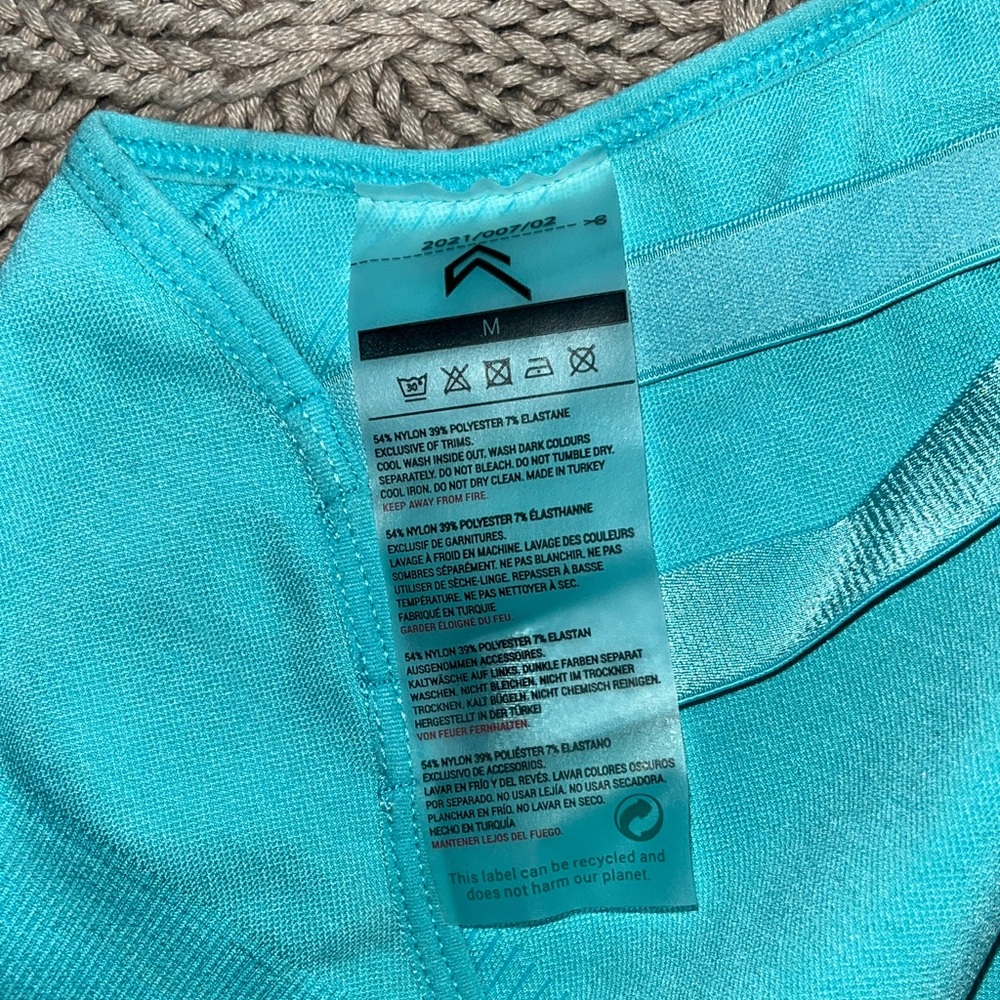 Oner Active Aqua Crossback Sports Bra - Picture 3 of 3